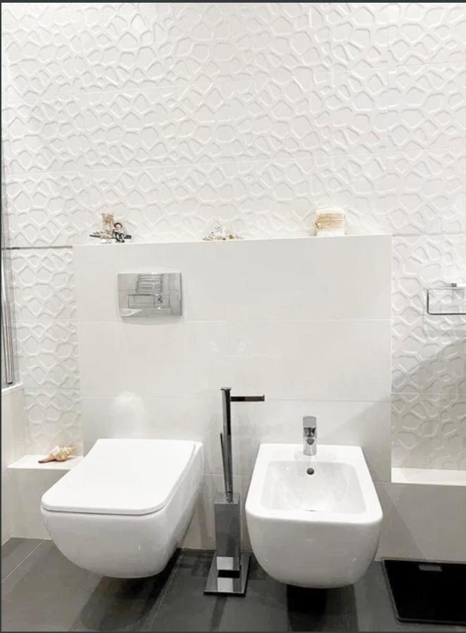Area 2-bedroom Lux, Ekaterinoslav Square